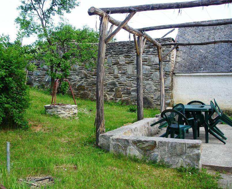 Petra Apartmanok Velem Bagian luar foto