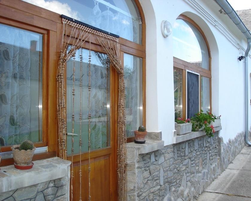 Petra Apartmanok Velem Bagian luar foto